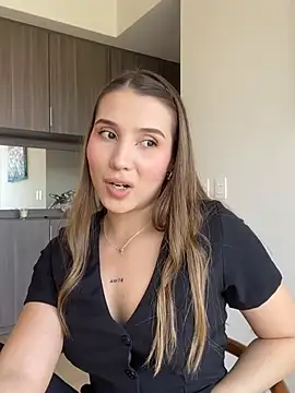 SophieRaily  online show from March 18, 2025, 8:59 pm