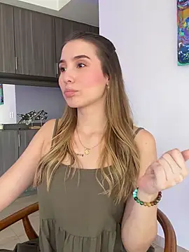 SophieRaily  online show from March 14, 2025, 9:00 pm