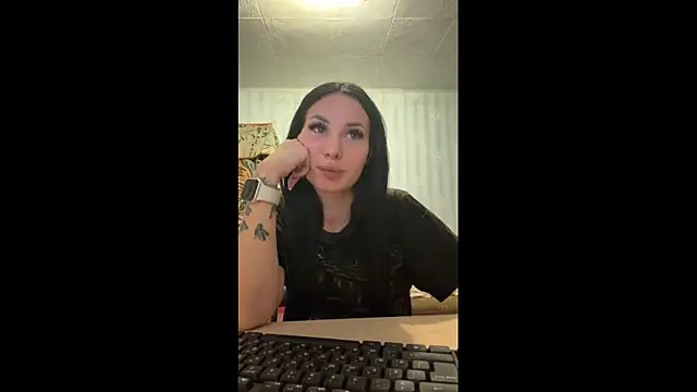 DreamKarina online show from January 7, 2026, 8:03 pm