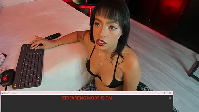 Snapshot of MiiaaMoonroee chatting on April 15, 2026, 8:09 pm MiiaaMoonroee online show from April 15, 2026, 8:09 pm