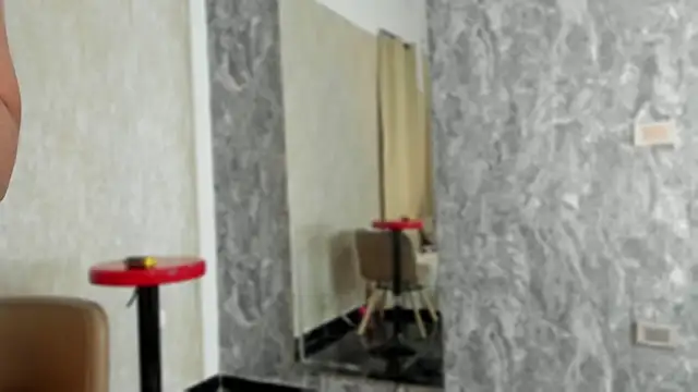 Snapshot of Violetrousse chatting on March 8, 2025, 1:06 am Violetrousse online show from March 8, 2025, 1:06 am