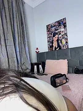 Snapshot of Meryem_Queen chatting on February 7, 2026, 1:13 am Meryem Queen online show from February 7, 2026, 1:13 am