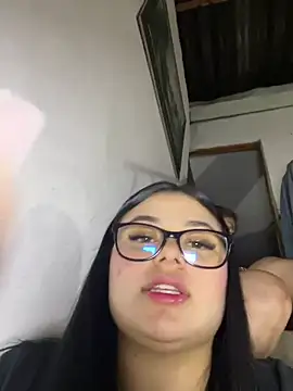 Snapshot of alissonfernandez_ chatting on May 17, 2026, 1:16 am alissonfernandez online show from May 17, 2026, 1:16 am