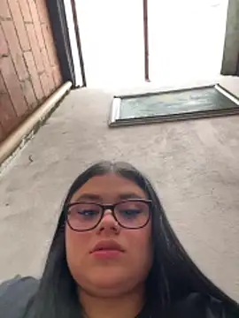Snapshot of alissonfernandez_ chatting on May 8, 2026, 9:51 pm alissonfernandez online show from May 8, 2026, 9:51 pm