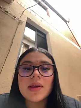 Snapshot of alissonfernandez_ chatting on May 26, 2026, 6:06 pm alissonfernandez online show from May 26, 2026, 6:06 pm