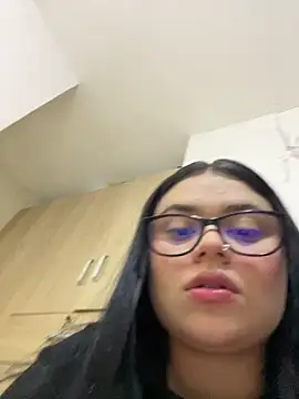 Snapshot of alissonfernandez_ chatting on April 18, 2026, 9:59 pm alissonfernandez online show from April 18, 2026, 9:59 pm