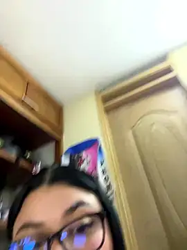 alissonfernandez  online show from January 14, 2026, 11:30 pm