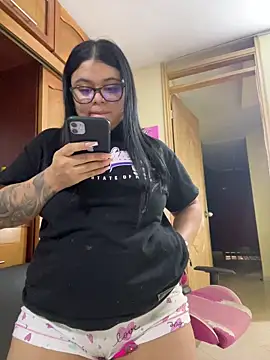 alissonfernandez  online show from October 31, 2025, 12:51 am