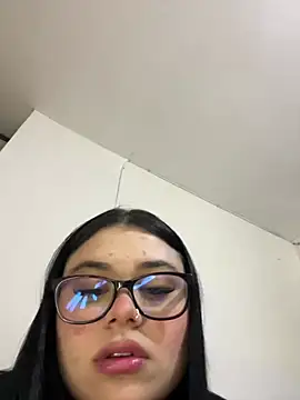 Snapshot of alissonfernandez_ chatting on April 29, 2026, 11:33 pm alissonfernandez online show from April 29, 2026, 11:33 pm