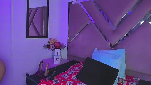 SophiaButt  online show from March 7, 2026, 4:19 am