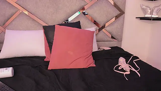 Snapshot of marian_pinzon chatting on February 19, 2025, 6:11 am marian pinzon online show from February 19, 2025, 6:11 am