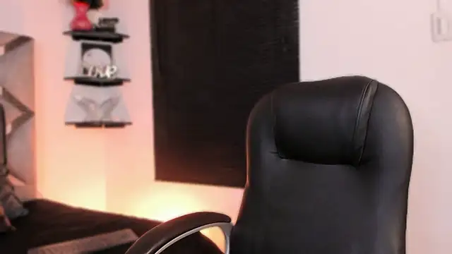 Snapshot of marian_pinzon chatting on February 7, 2026, 7:11 pm marian pinzon online show from February 7, 2026, 7:11 pm