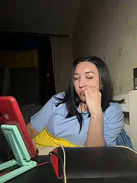 Naughtbestia hot online show from December 3, 2024, 10:45 pm