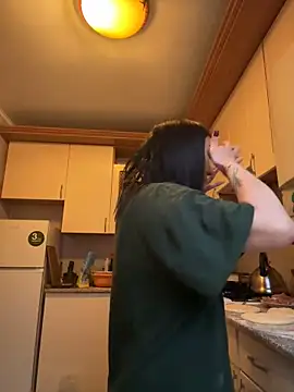 Naughtbestia hot online show from December 6, 2024, 7:15 am