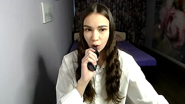 Snapshot of AmyJonas chatting on February 10, 2025, 4:52 am AmyJonas online show from February 10, 2025, 4:52 am