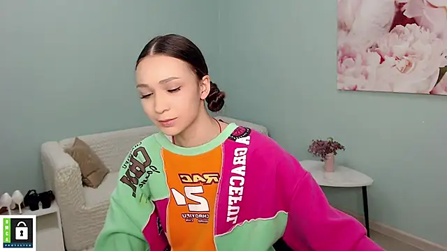 AmyJonas online show from December 4, 2025, 11:20 am