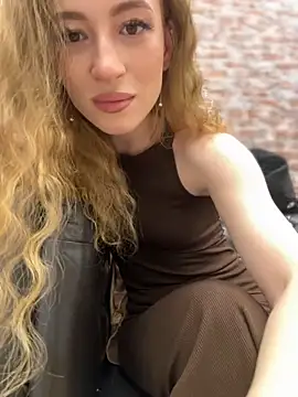 Snapshot of _AngelMoon_ chatting on October 25, 2025, 3:49 am AngelMoon online show from October 25, 2025, 3:49 am