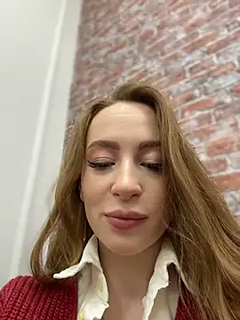 Snapshot of _AngelMoon_ chatting on November 21, 2025, 3:38 am AngelMoon online show from November 21, 2025, 3:38 am