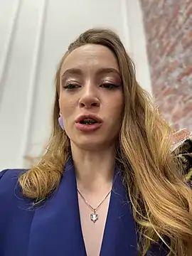 Snapshot of _AngelMoon_ chatting on November 25, 2025, 3:40 am AngelMoon online show from November 25, 2025, 3:40 am