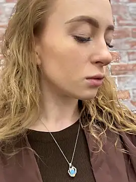 Snapshot of _AngelMoon_ chatting on October 22, 2025, 3:50 am AngelMoon online show from October 22, 2025, 3:50 am