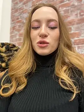 Snapshot of _AngelMoon_ chatting on November 29, 2025, 3:50 am AngelMoon online show from November 29, 2025, 3:50 am