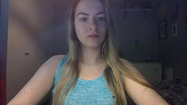 Snapshot of ROSIEx_sweet chatting on April 16, 2026, 6:47 am ROSIEx sweet online show from April 16, 2026, 6:47 am