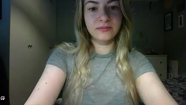 Snapshot of ROSIEx_sweet chatting on May 14, 2026, 6:43 am ROSIEx sweet online show from May 14, 2026, 6:43 am