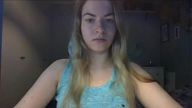 Snapshot of ROSIEx_sweet chatting on April 17, 2026, 7:11 am ROSIEx sweet online show from April 17, 2026, 7:11 am