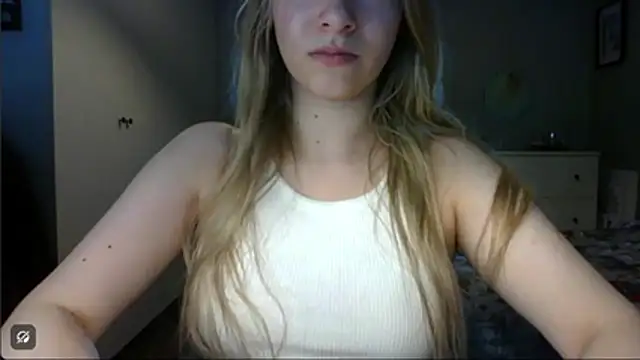 Snapshot of ROSIEx_sweet chatting on May 4, 2026, 6:49 am ROSIEx sweet online show from May 4, 2026, 6:49 am