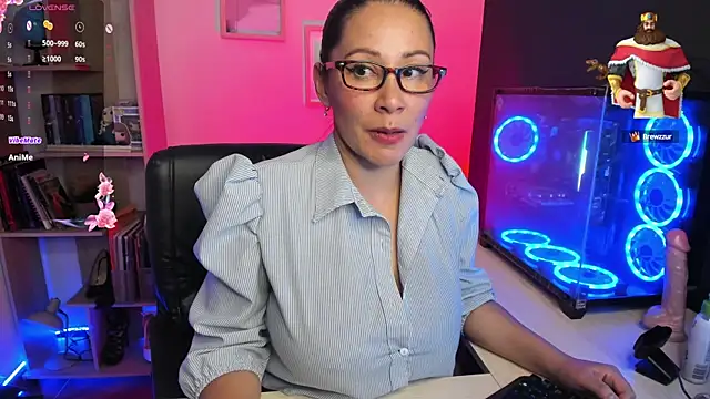 Snapshot of Sue_Wolls chatting on February 3, 2025, 6:49 pm Sue Wolls online show from February 3, 2025, 6:49 pm
