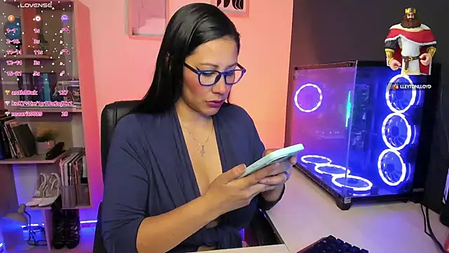 Snapshot of Sue_Wolls chatting on February 21, 2025, 8:38 pm Sue Wolls online show from February 21, 2025, 8:38 pm