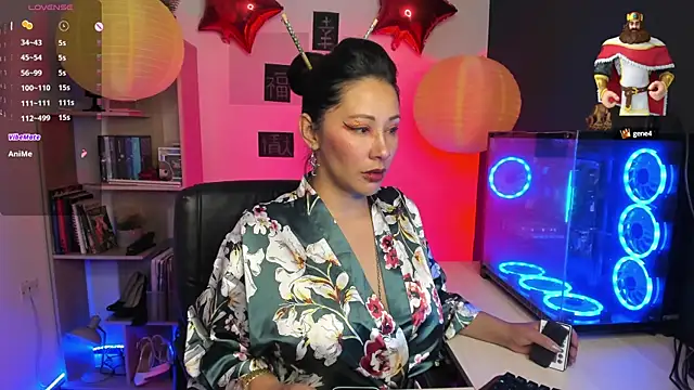 Snapshot of Sue_Wolls chatting on January 30, 2025, 8:10 pm Sue Wolls online show from January 30, 2025, 8:10 pm