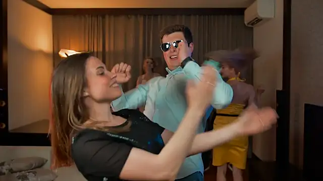 Snapshot of awesome_anna chatting on April 11, 2026, 7:56 am awesome anna online show from April 11, 2026, 7:56 am