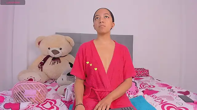 Snapshot of NAHOMI_MILLER chatting on January 4, 2025, 10:24 pm NAHOMI MILLER online show from January 4, 2025, 10:24 pm