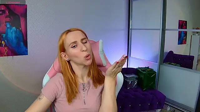 AliceBYKiss online show from January 10, 2025, 7:11 pm