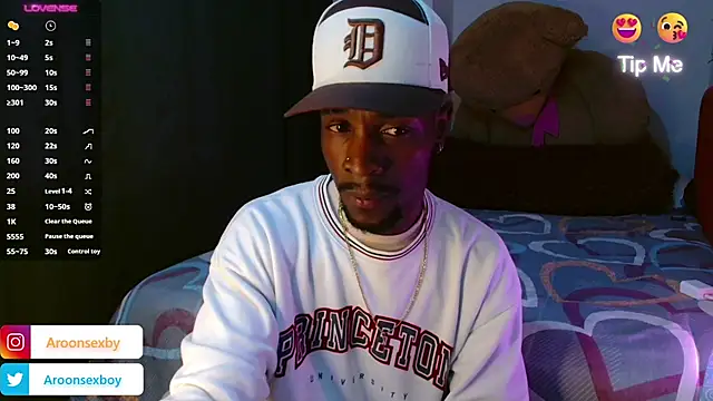 Aroonpapisex online show from October 12, 2025, 3:52 am