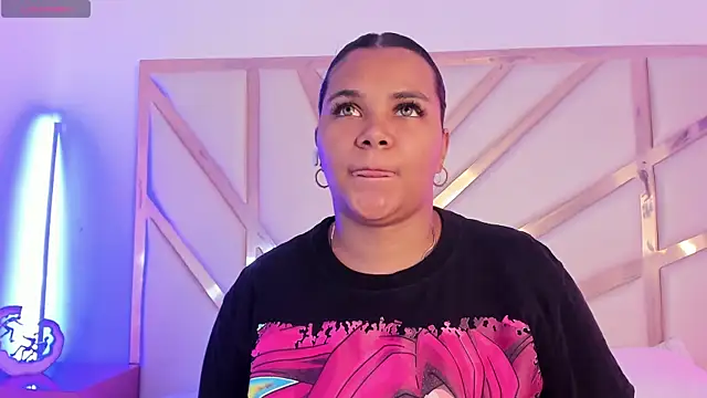 Snapshot of Carolina_Evanss chatting on November 18, 2025, 11:46 am Carolina Evanss online show from November 18, 2025, 11:46 am