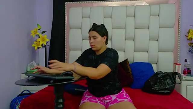 Salome Moonn online show from November 27, 2025, 2:01 am