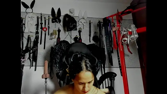 Snapshot of Evil_sammy chatting on June 20, 2026, 10:59 pm Evil sammy online show from June 20, 2026, 10:59 pm