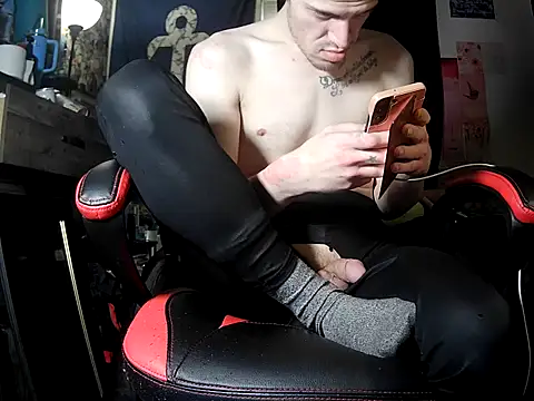 ATwinkie online show from April 19, 2026, 7:49 pm