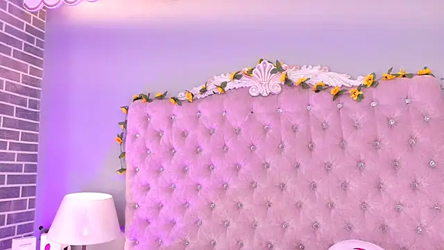 Snapshot of MadissonRey chatting on May 27, 2026, 12:12 pm MadissonRey online show from May 27, 2026, 12:12 pm
