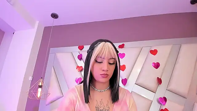 Snapshot of MadissonRey chatting on March 4, 2026, 1:19 pm MadissonRey online show from March 4, 2026, 1:19 pm