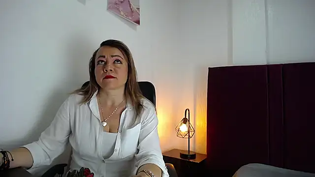 Snapshot of Lupiita223 chatting on February 27, 2025, 12:45 pm Lupiita223 online show from February 27, 2025, 12:45 pm