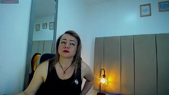 Snapshot of Lupiita223 chatting on March 1, 2025, 1:07 pm Lupiita223 online show from March 1, 2025, 1:07 pm