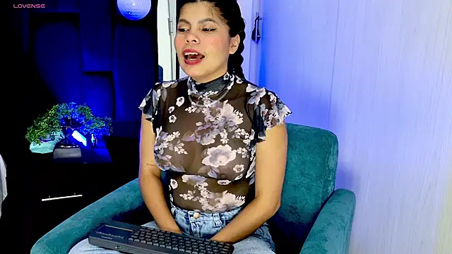 Snapshot of cutehanna1 chatting on September 17, 2025, 10:56 pm cutehanna1 online show from September 17, 2025, 10:56 pm