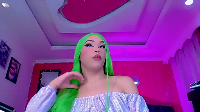 TiffanyMackensyy online show from May 4, 2026, 12:58 am