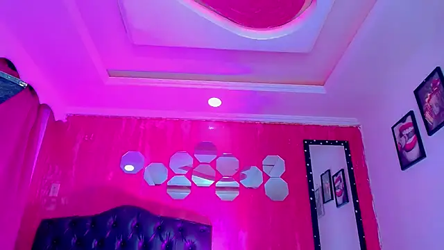 TiffanyMackensyy online show from February 16, 2026, 2:54 am