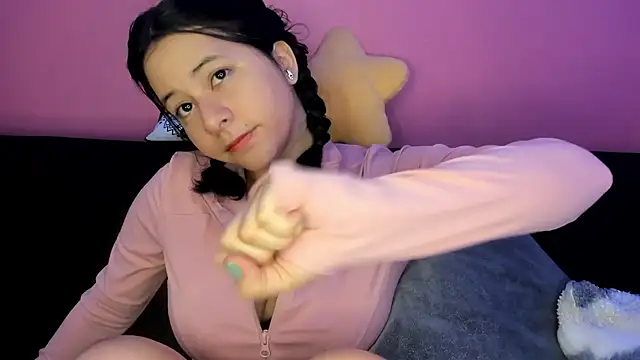 agnes 213 online show from November 12, 2025, 1:26 pm