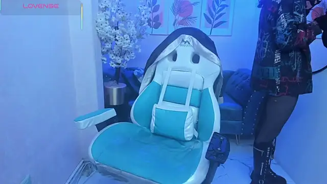 Theia moon online show from October 17, 2025, 12:40 pm