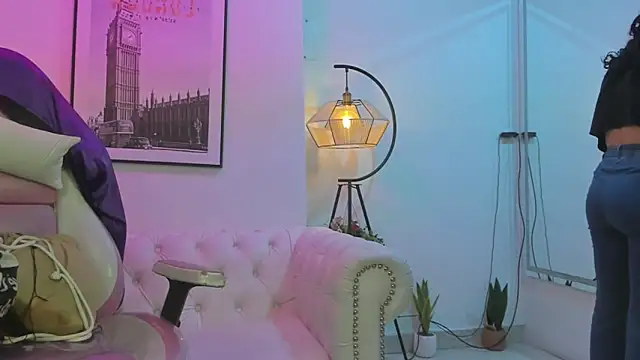 Snapshot of Theia_moon chatting on February 9, 2025, 12:41 pm Theia moon online show from February 9, 2025, 12:41 pm